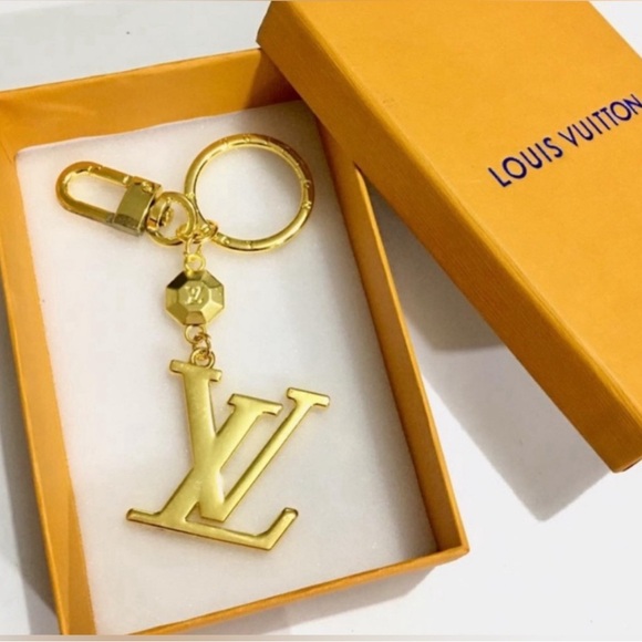 2 Louis Vuitton Gold and Black Key & Card Holder For @lyfeisbeautiful š¤ - Picture 3 of 4